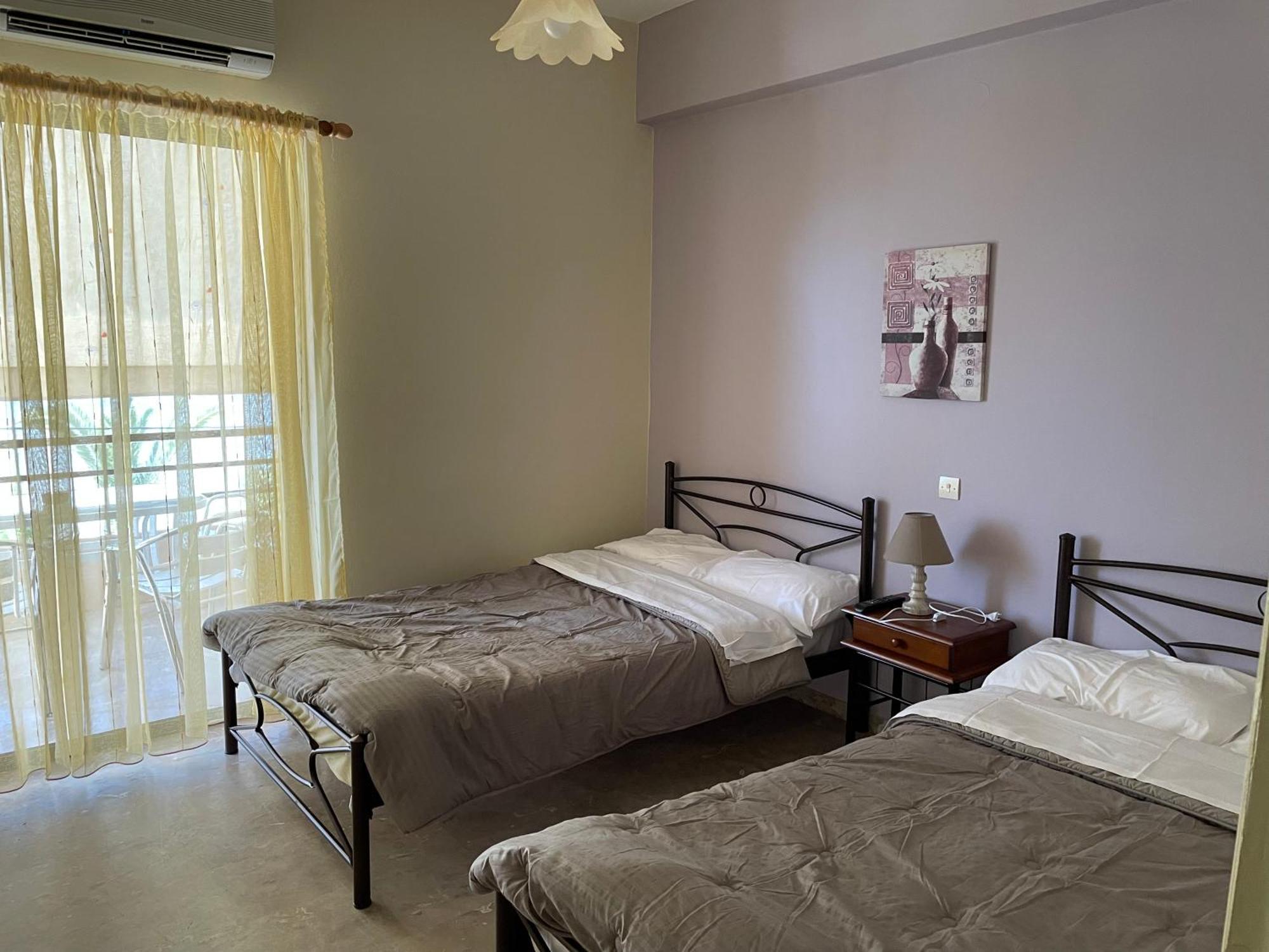 Appartement Finikas à Iria Extérieur photo