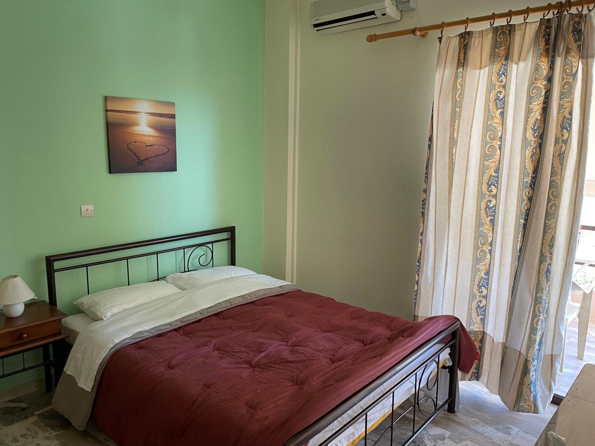 Appartement Finikas à Iria Extérieur photo