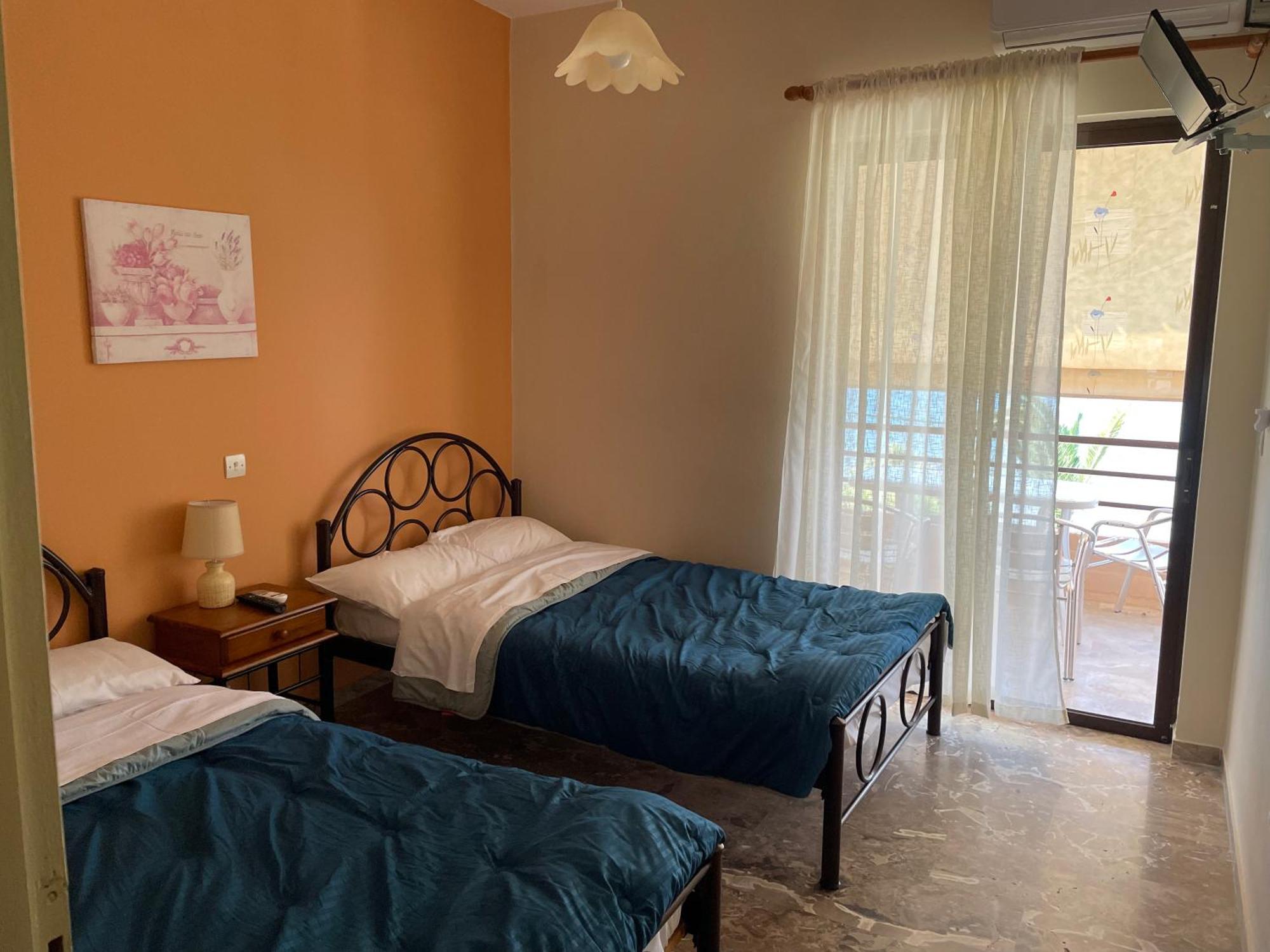 Appartement Finikas à Iria Extérieur photo