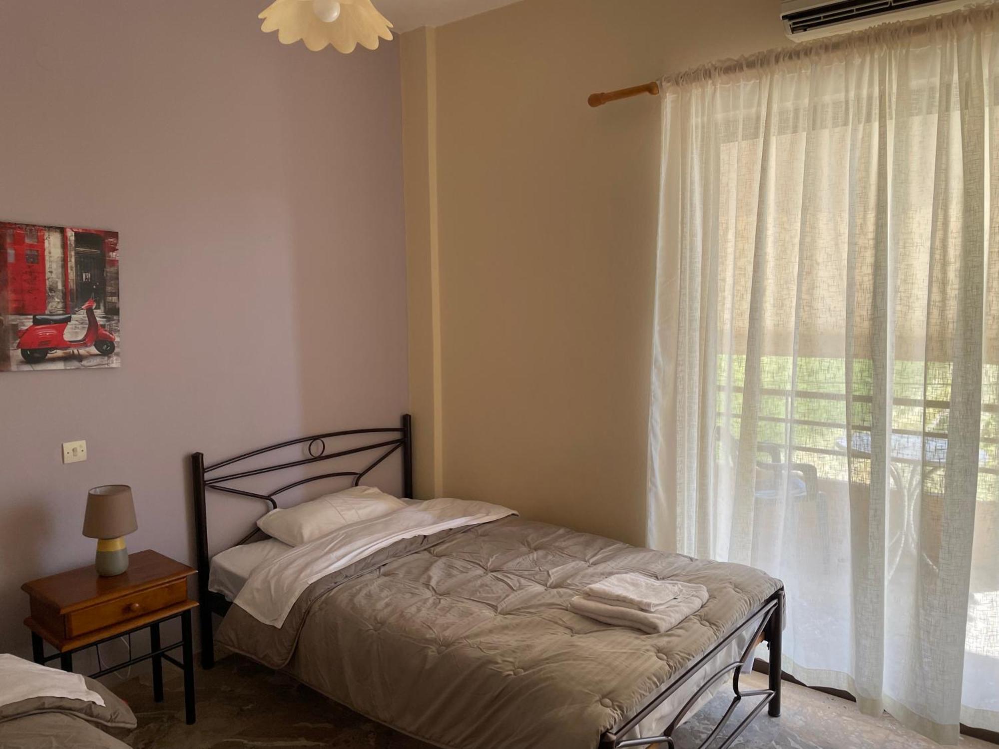 Appartement Finikas à Iria Extérieur photo