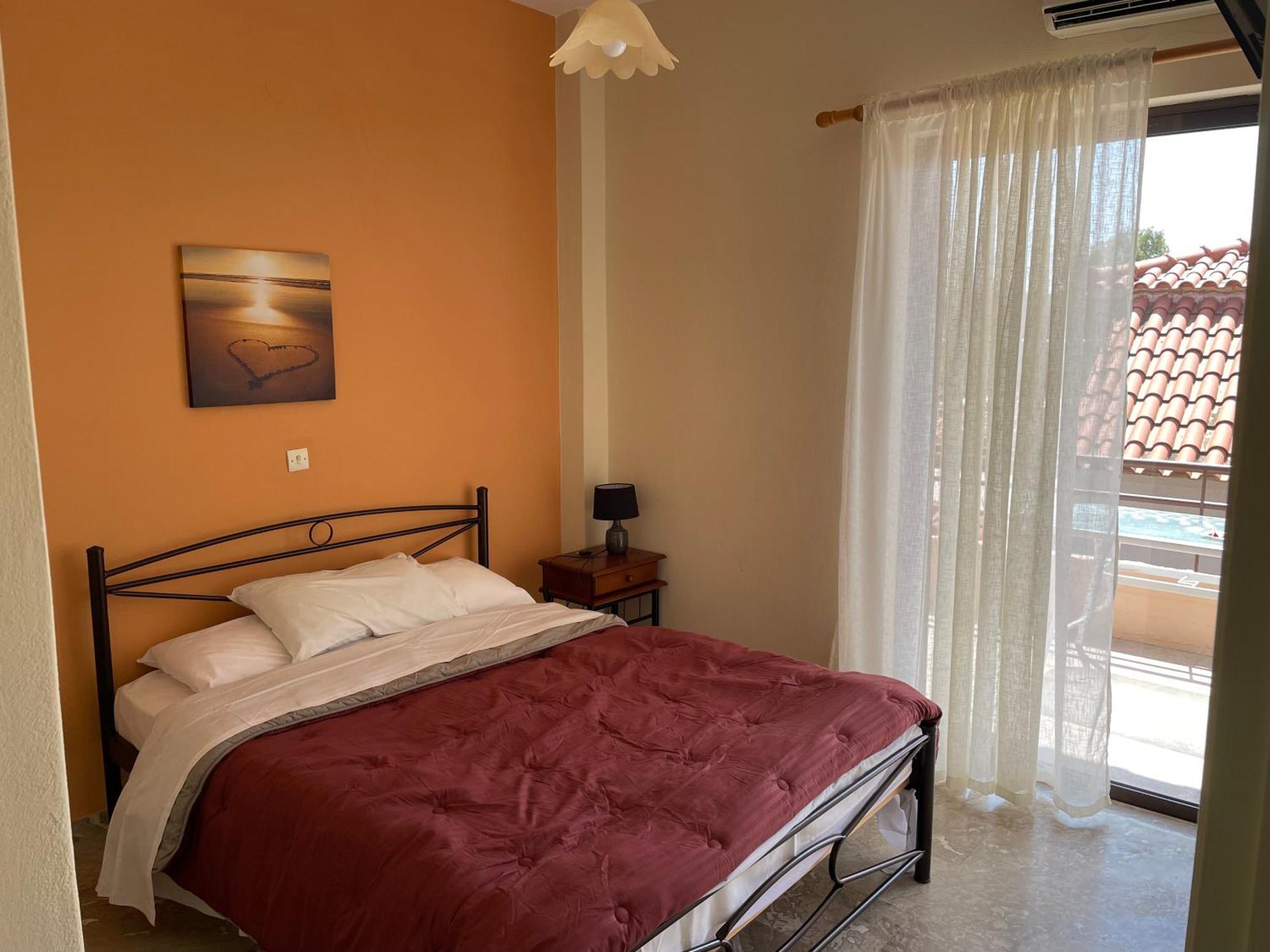 Appartement Finikas à Iria Extérieur photo