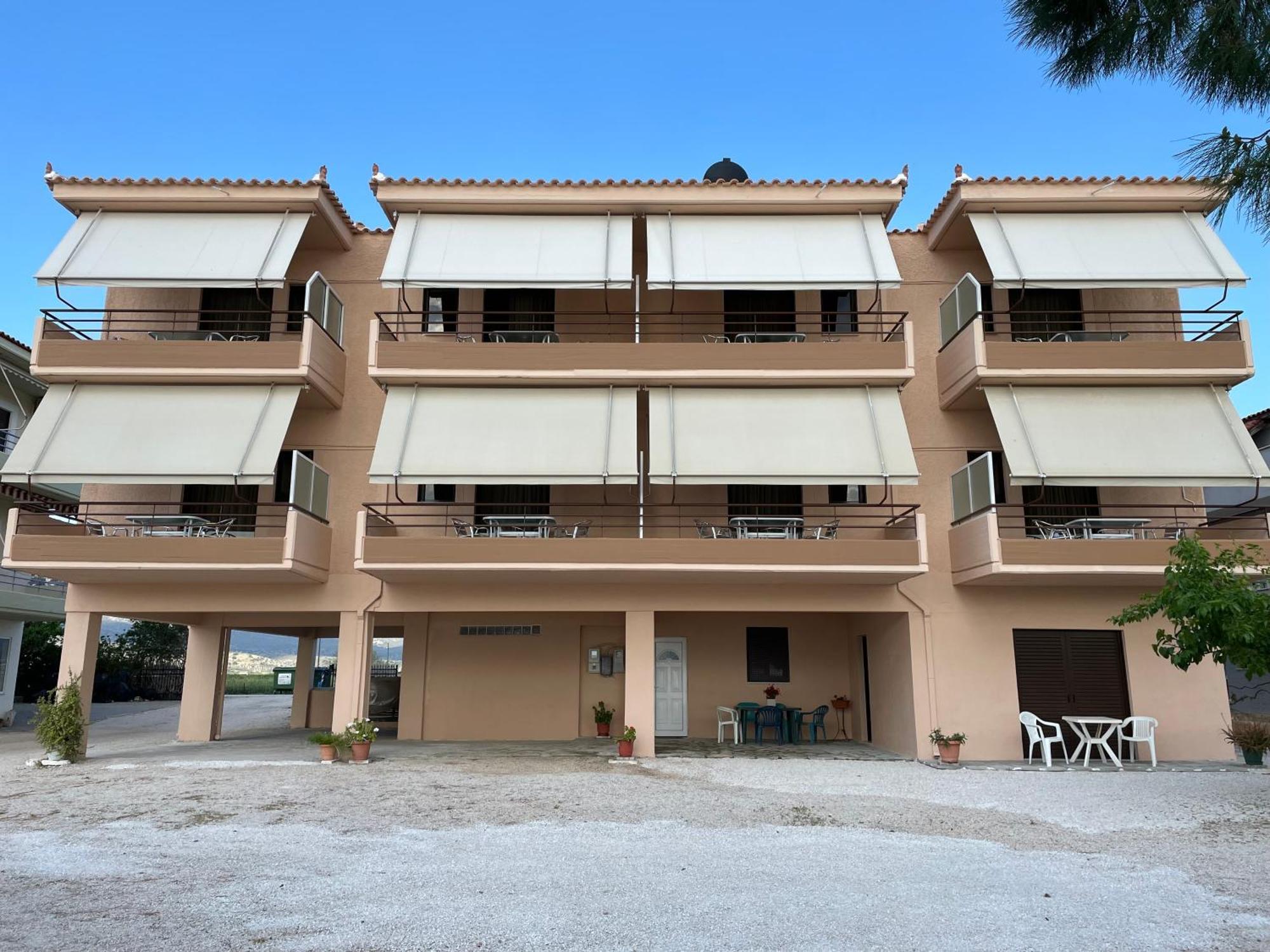 Appartement Finikas à Iria Extérieur photo
