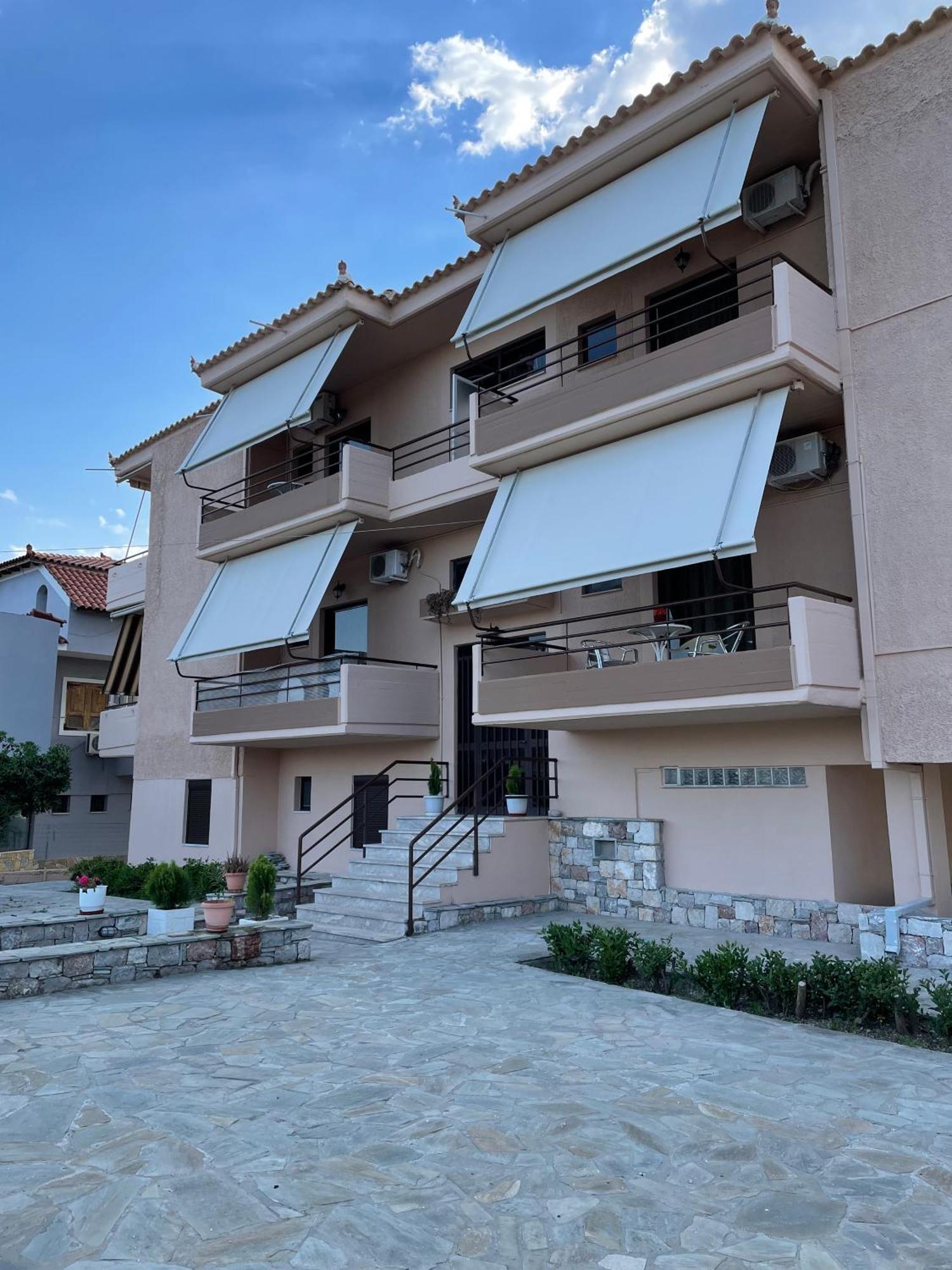 Appartement Finikas à Iria Extérieur photo